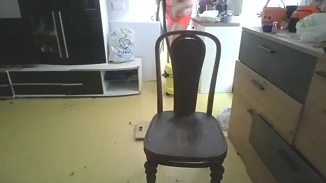 Snapshot of Meliss_Official9 chatting on 11/11/25, 11:43 Meliss Official9 online show from 11/11/25, 11:43