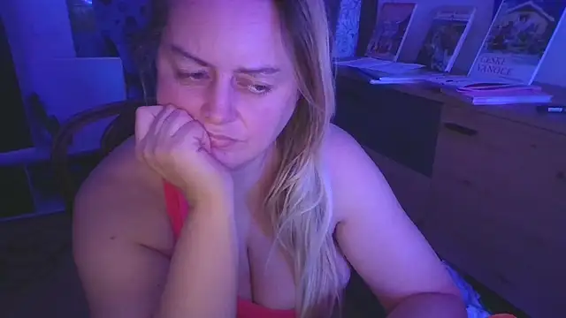 Snapshot of Meliss_Official9 chatting on 11/19/25, 06:30 Meliss Official9 online show from 11/19/25, 06:30