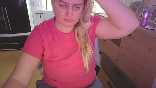 Snapshot of Meliss_Official9 chatting on 11/21/25, 10:58 Meliss Official9 online show from 11/21/25, 10:58