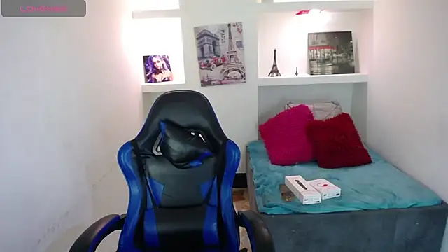 Snapshot of Catalehia_Milk chatting on 11/08/25, 07:34 Catalehia Milk online show from 11/08/25, 07:34