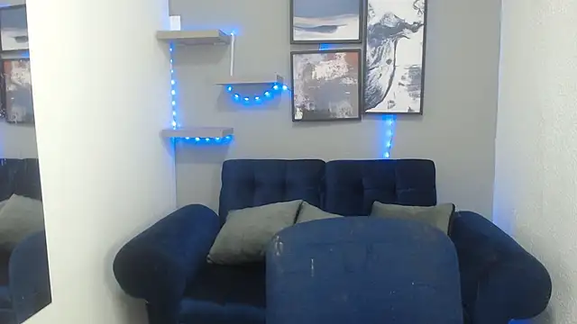 Snapshot of vainillaplaypussy chatting on 10/15/25, 12:16 vainillaplaypussy online show from 10/15/25, 12:16