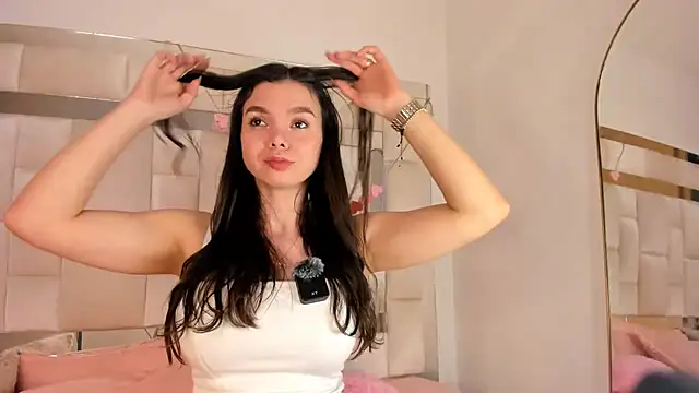 isabella gomez11 online show from 06/06/26, 11:20