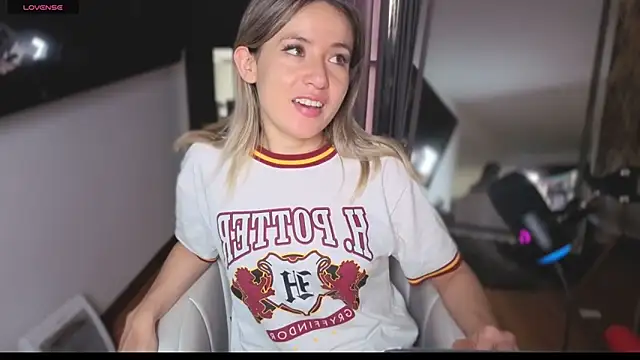 Snapshot of sexfire_lalita chatting on 12/17/25, 08:48 sexfire lalita online show from 12/17/25, 08:48