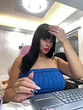 Hot beauty   online show from 06/11/26, 03:59