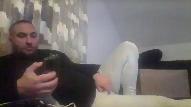 Snapshot of NewyorkDimi chatting on 01/13/25, 03:01 NewyorkDimi online show from 01/13/25, 03:01