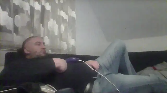 Snapshot of NewyorkDimi chatting on 02/08/25, 01:54 NewyorkDimi online show from 02/08/25, 01:54