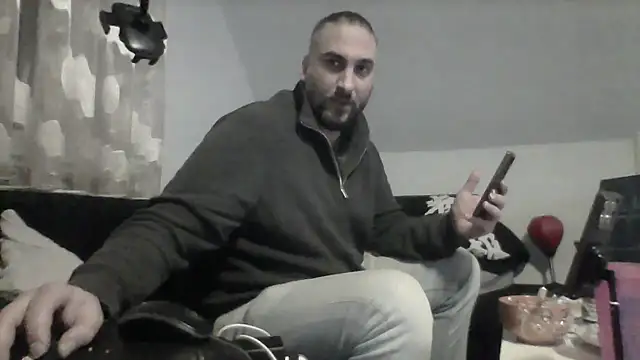 NewyorkDimi online show from 12/16/25, 04:50