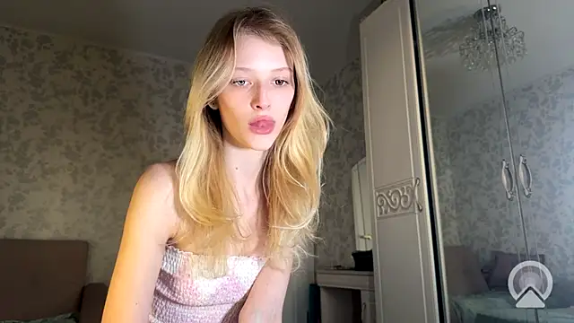 Evvie Summn1 online show from 09/08/25, 03:00