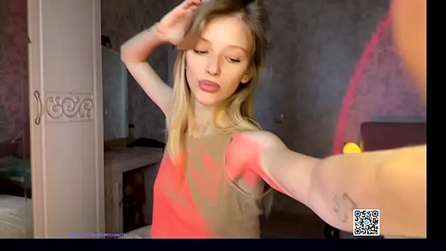 Evvie Summn1 online show from 09/28/25, 05:57