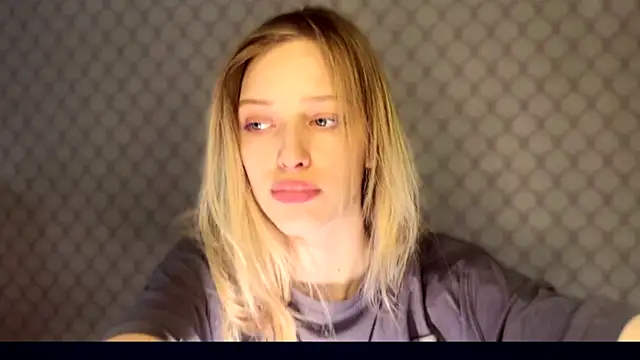 Evvie Summn1 online show from 12/20/25, 09:49