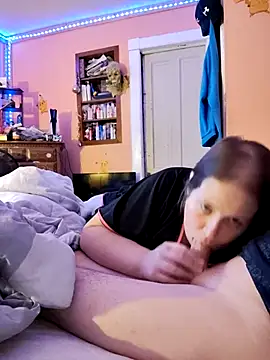 Snapshot of 023Longandjuicy chatting on 10/29/25, 05:20 023Longandjuicy online show from 10/29/25, 05:20