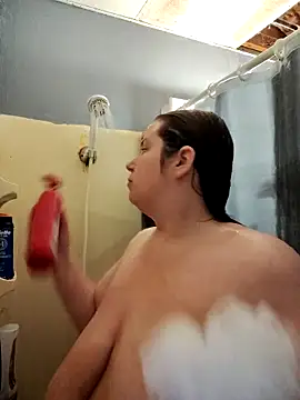 Snapshot of 023Longandjuicy chatting on 10/31/25, 05:08 023Longandjuicy online show from 10/31/25, 05:08