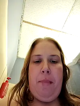 Snapshot of 023Longandjuicy chatting on 12/14/25, 02:50 023Longandjuicy online show from 12/14/25, 02:50