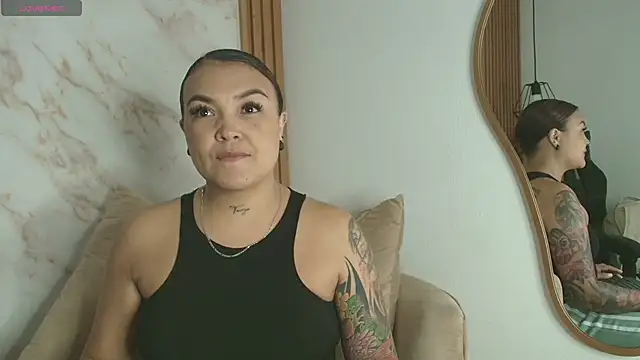 lyn adamns online show from 10/08/25, 01:14