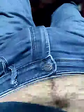 Snapshot of fuckboi2103 chatting on 01/09/25, 09:59 fuckboi2103 online show from 01/09/25, 09:59