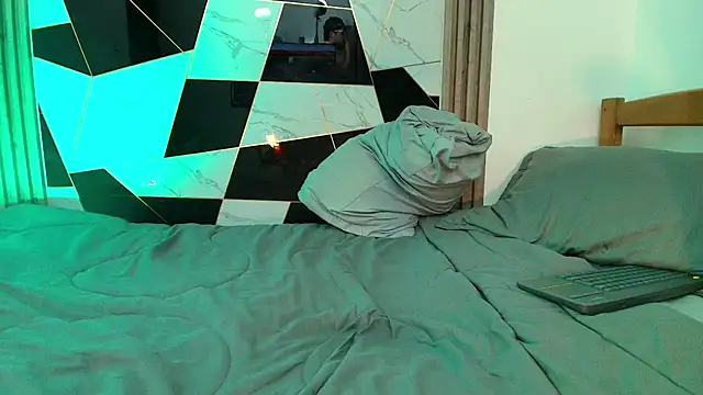 Erik Osorio online show from 02/05/25, 01:15