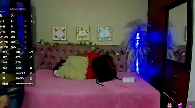 Lia Keen online show from 12/24/24, 08:16