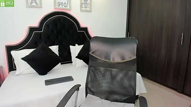 MaxxiCruz online show from 01/10/25, 07:32