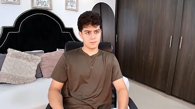 MaxxiCruz online show from 09/18/25, 12:12