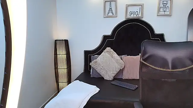 MaxxiCruz online show from 09/20/25, 11:50