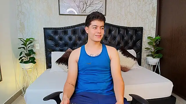 MaxxiCruz online show from 09/30/25, 03:33