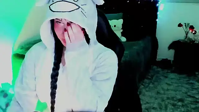 Snapshot of _riassgremory chatting on 10/01/25, 04:24 riassgremory online show from 10/01/25, 04:24