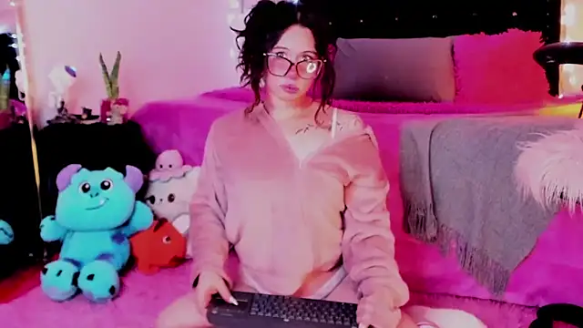 Snapshot of _riassgremory chatting on 10/24/25, 05:09 riassgremory online show from 10/24/25, 05:09