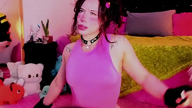 Snapshot of _riassgremory chatting on 11/07/25, 02:50 riassgremory online show from 11/07/25, 02:50