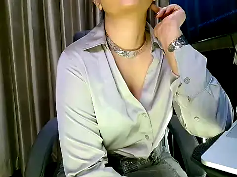 fabdemira online show from 10/24/25, 09:49