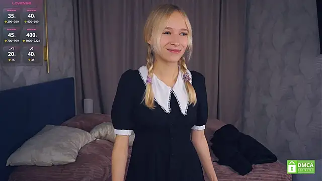 Snapshot of LynetBurby chatting on 09/25/25, 02:54 LynetBurby online show from 09/25/25, 02:54