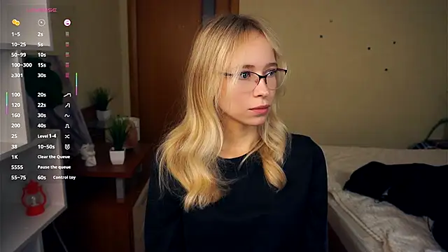 Snapshot of LynetBurby chatting on 10/22/25, 03:12 LynetBurby online show from 10/22/25, 03:12