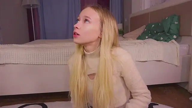 Snapshot of LynetBurby chatting on 12/05/25, 06:11 LynetBurby online show from 12/05/25, 06:11