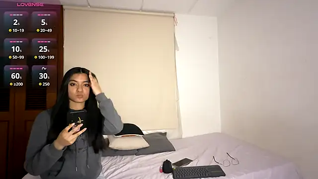 Gabby and Alice online show from 09/17/25, 09:16