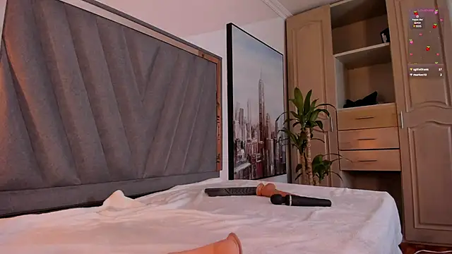 megansky18 online show from 02/18/25, 11:08