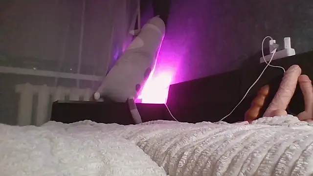 Snapshot of Hungry__Puppy chatting on 09/13/25, 05:46 Hungry  Puppy online show from 09/13/25, 05:46