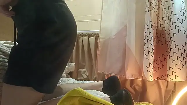 Snapshot of Hungry__Puppy chatting on 09/25/25, 02:26 Hungry  Puppy online show from 09/25/25, 02:26