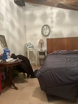 Snapshot of lucboyslam chatting on 01/31/25, 10:52 lucboyslam online show from 01/31/25, 10:52