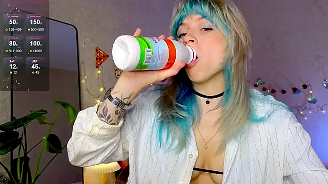 Snapshot of lavenderluxe chatting on 09/21/25, 07:43 lavenderluxe online show from 09/21/25, 07:43