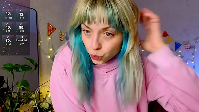 Snapshot of lavenderluxe chatting on 10/01/25, 06:52 lavenderluxe online show from 10/01/25, 06:52