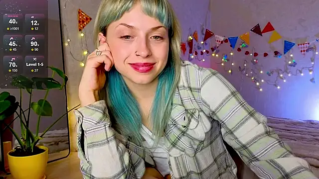 Snapshot of lavenderluxe chatting on 10/02/25, 11:50 lavenderluxe online show from 10/02/25, 11:50