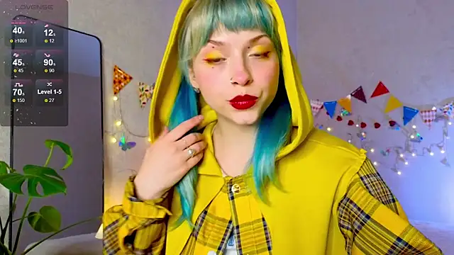 Snapshot of lavenderluxe chatting on 10/21/25, 01:12 lavenderluxe online show from 10/21/25, 01:12