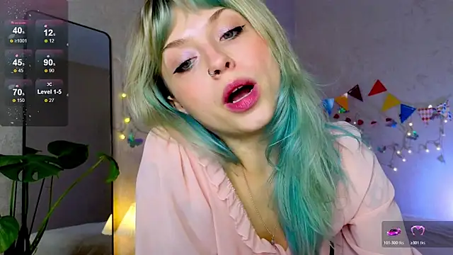 Snapshot of lavenderluxe chatting on 11/05/25, 10:26 lavenderluxe online show from 11/05/25, 10:26