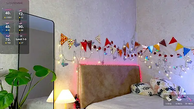 Snapshot of lavenderluxe chatting on 11/08/25, 10:26 lavenderluxe online show from 11/08/25, 10:26