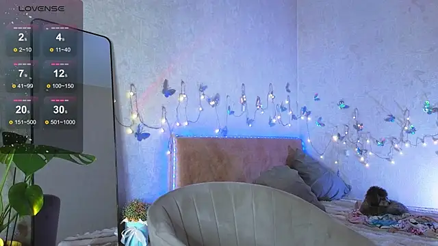 Snapshot of lavenderluxe chatting on 12/03/25, 01:20 lavenderluxe online show from 12/03/25, 01:20