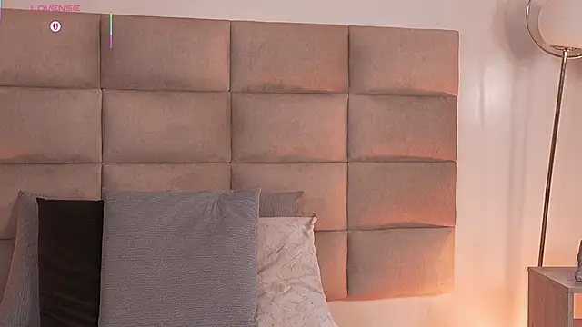 Snapshot of emma_brooks1 chatting on 10/17/25, 07:49 emma brooks1 online show from 10/17/25, 07:49