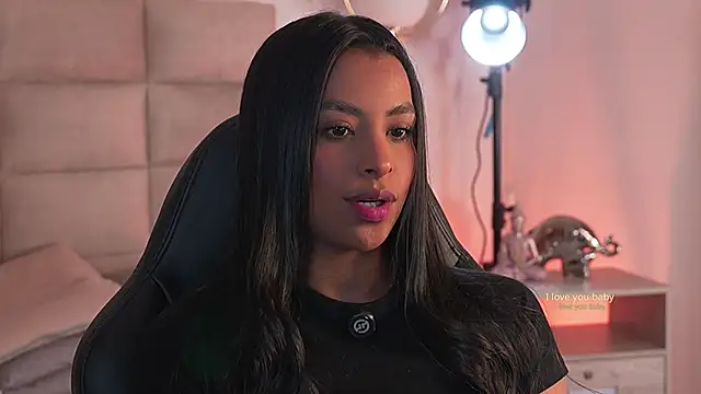 Snapshot of emma_brooks1 chatting on 10/26/25, 12:00 emma brooks1 online show from 10/26/25, 12:00