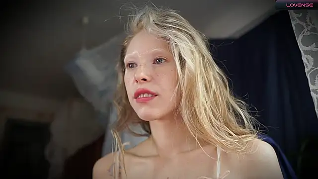  Phantom thread  online show from 10/10/25, 10:58