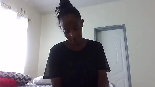 Snapshot of sweets_80 chatting on 03/01/26, 11:56 sweets 80 online show from 03/01/26, 11:56