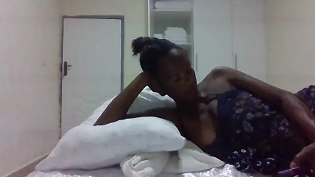 Snapshot of sweets_80 chatting on 05/01/26, 12:48 sweets 80 online show from 05/01/26, 12:48