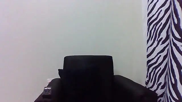 Snapshot of sweets_80 chatting on 05/31/26, 04:03 sweets 80 online show from 05/31/26, 04:03